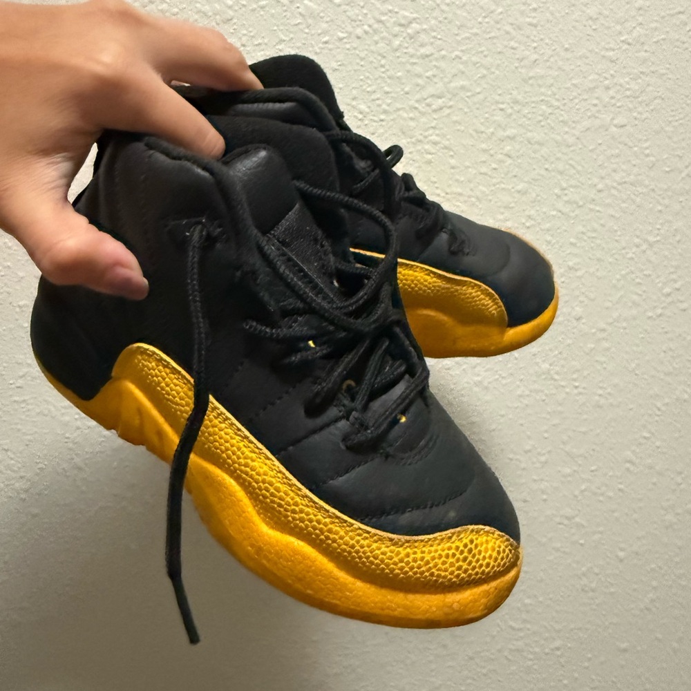 Jordan Kids Black and Yellow Sneakers